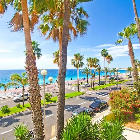 Luxury Sea Front Promenade Апартаменты *